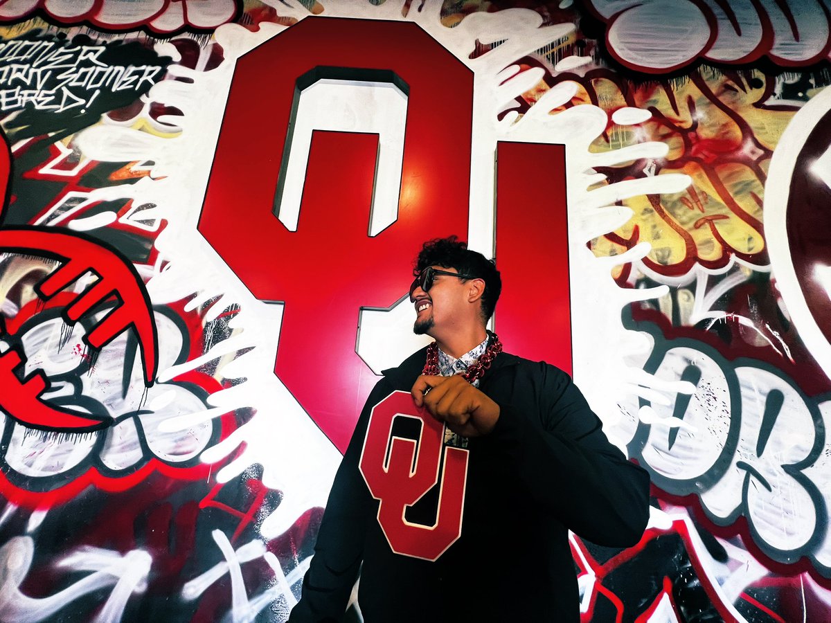 𝑰𝑵𝑻𝑹𝑶𝑫𝑼𝑪𝑰𝑵𝑮 𝑺𝑶𝑶𝑵𝑬𝑹 𝑶𝑭 𝑻𝑯𝑬 𝑾𝑬𝑬𝑲

Aaron M. earned his OU chain this week after an outstanding week that had him standout from the pack. Big congrats for Aaron as he continues to make moves in the office. 

𝐁𝐨𝐨𝐦𝐞𝐫!