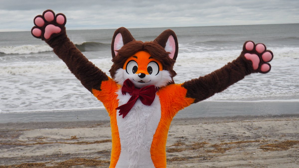 Waiting for this dreary weather to clear up so I can finally hit the beach again!!