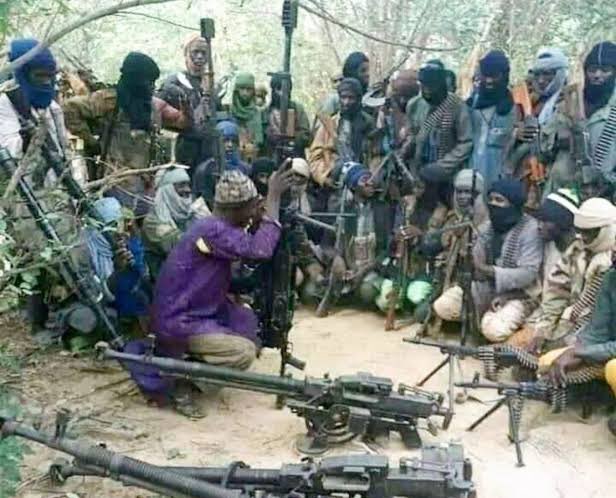 Regrading Benue where over 200 people were slaughtered.
Do not skip this!! This is a detailed thread addressing the Fulani aggressive push towards Middle Belt and South.  

It isn’t a communal clash. It’s not a religious conflict. It’s ethnic cleansing, a silent genocide

Thread: