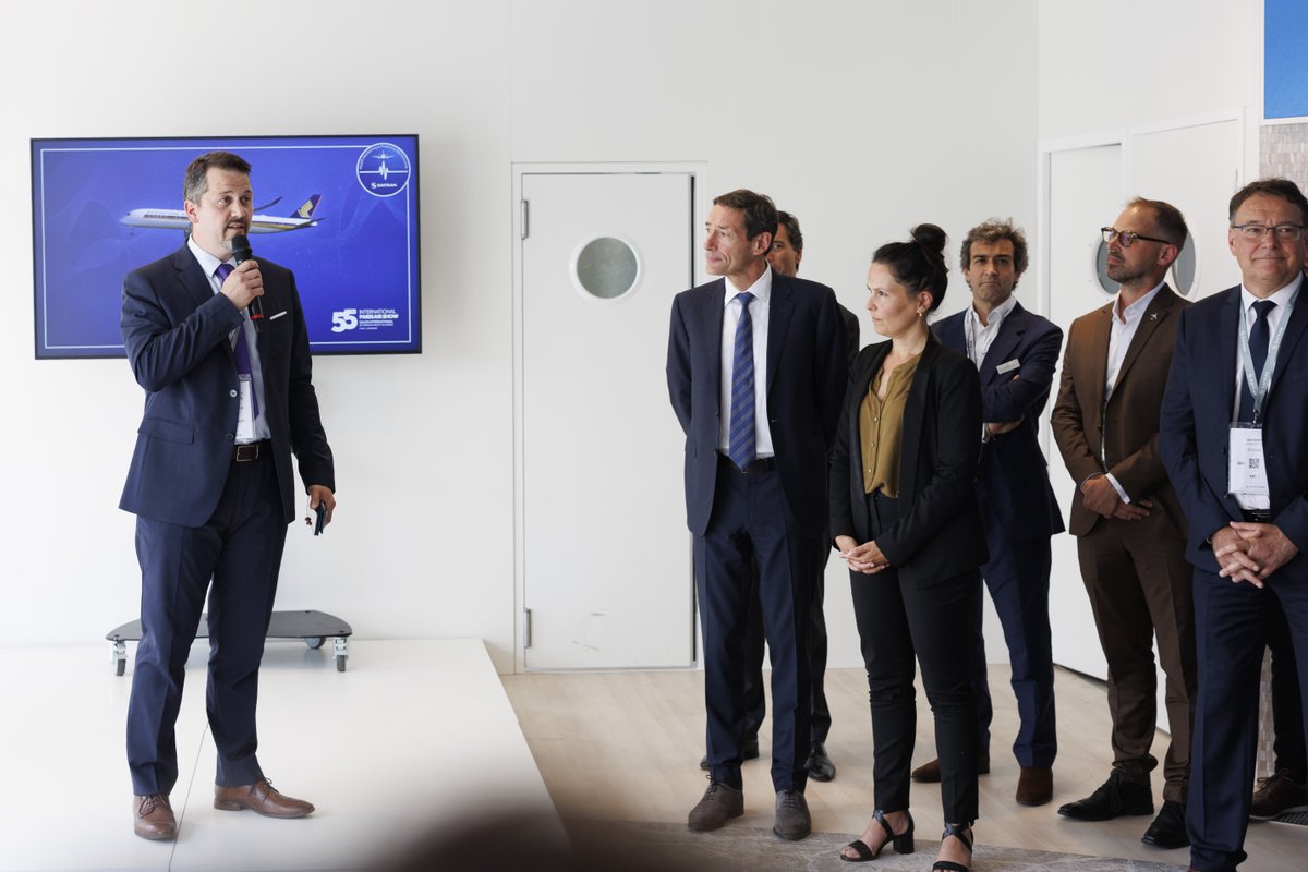 SafranLandingS's tweet photo. #PAS25 isn't just about products! It's also about services!
🔎 Predictive maintenance was in the spotlight today with a dedicated event at Safran.
Thank you #SIAEC, @cathaypacific and @aircaraibes @flyfrenchbee for your testimony and your trust 🤝 https://t.co/X3keMi4wx8
