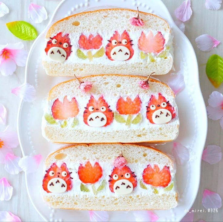 Totoro strawberry desserts made by do_mirei.0326