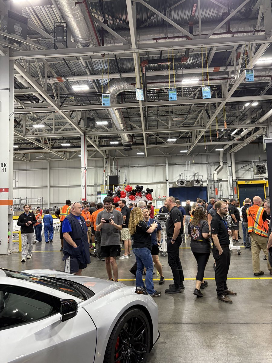 MelindaHillBG's tweet image. Congratulations GM on the unveiling of the ZR1X! Thank you #IWorkforGM for the best sports car!