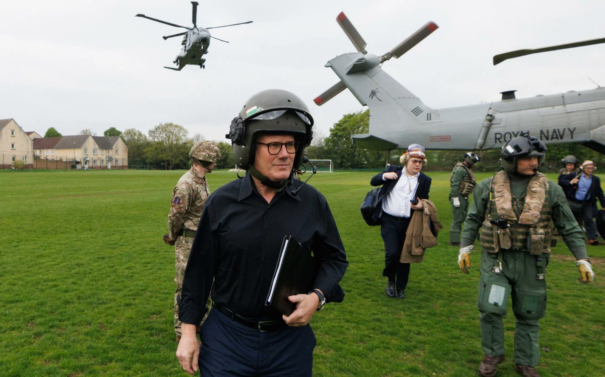 Have you any seen a bigger looking idiot in a helmet? #StarmerOut