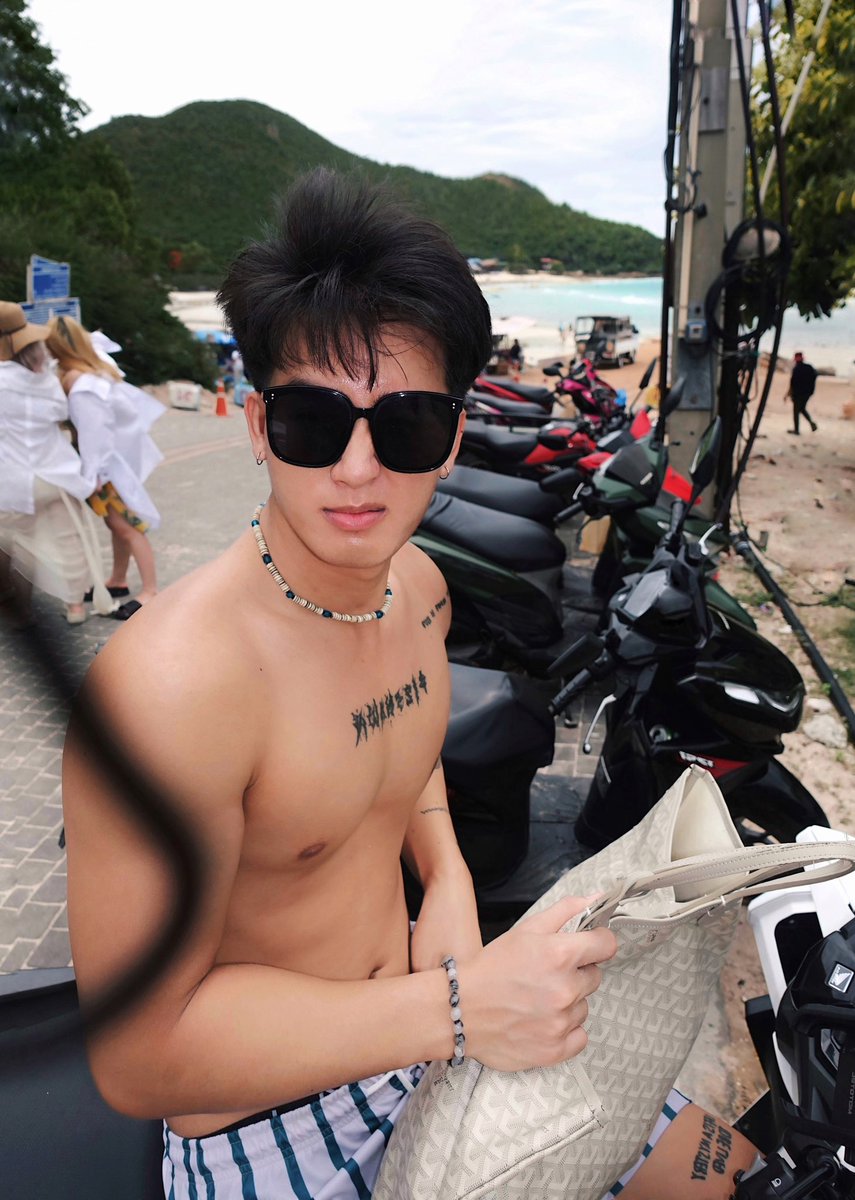 Yess to 🌺🌴🛖🛵