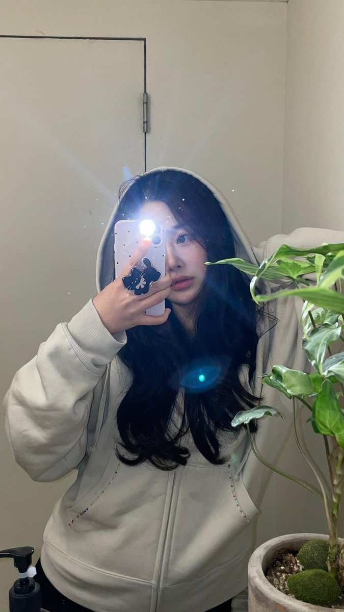 L_ovable__Y's tweet image. 이러는데 어떻게 계정을 안 파... 조용히 방구석에서 혼자 좋아하는 거 어떻게 하는 건지 모르겠고요ㅜㅜ 여자 얘기 더는 참을 수 없어 같이 해요🤍💜