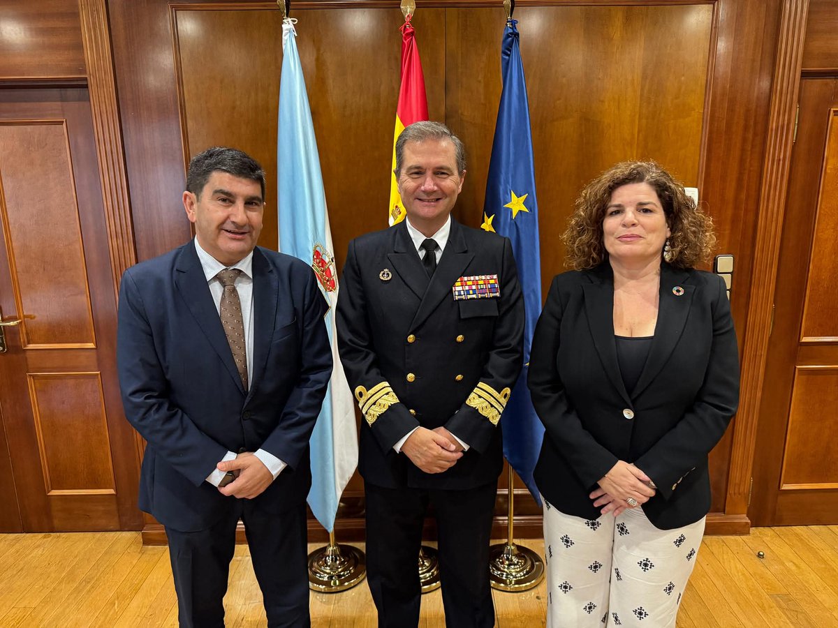 👏🏻 Enhorabuena al Almirante Jefe del Arsenal de @Ferrol, Gonzalo Villar, que recientemente ha sido ascendido a Almirante con destino como Jefe del Gabinete Técnico de la Ministra de <a href="/Defensagob/">Ministerio Defensa</a> 
Todo un honor y un placer haber compartido esta etapa en el Arsenal <a href="/Armada_esp/">Armada</a>