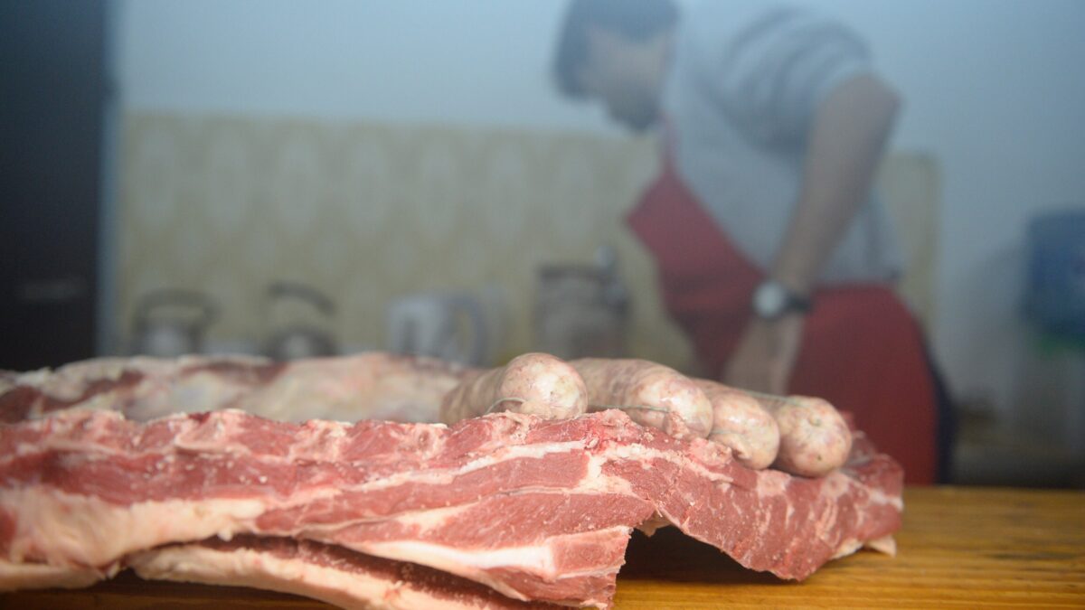 La canasta alimentaria tuvo una variación del 1,5% en mayo y el rubro carnicería fue el que registró mayor incremento 🔗goo.su/nxbFL9A

𝗞𝗲𝗼𝗽𝘀 𝗙𝗠 𝟵𝟬.𝟭🎙#LaPlata
Toda la información en #LaVozRegional