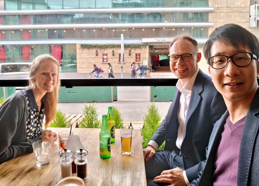 DrAngusLuk's tweet image. #BAUS25 catching up with the stone geeks 
@CELovegrove @RobertGeraght16 #goteamendo