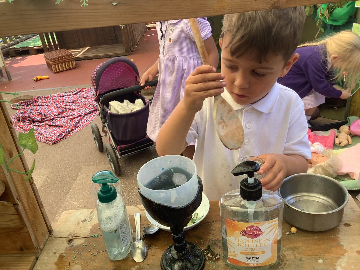 Rachel Micklewright tweet media