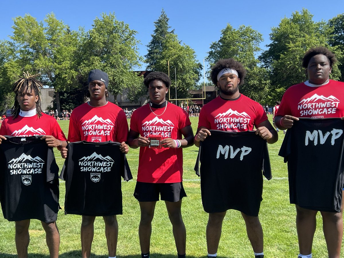 Andrew Nemec (@andrewnemec) on Twitter photo Session 1 MVPs <a href="/THENWSHOWCASE/">Northwest Showcase</a>
Overall: <a href="/CarterMeeks26/">Carter Meeks</a>
RB: <a href="/isaiah_owens26/">Isaiah Owens</a>
LB: <a href="/Aaron_Maier__/">Aaron Maier</a>
OL/DL: <a href="/MalachiEbaiOH26/">Malachi Ebai</a>, <a href="/5starphoenix/">Phoenix Pollard</a> Session 1 MVPs <a href="/THENWSHOWCASE/">Northwest Showcase</a>
Overall: <a href="/CarterMeeks26/">Carter Meeks</a>
RB: <a href="/isaiah_owens26/">Isaiah Owens</a>
LB: <a href="/Aaron_Maier__/">Aaron Maier</a>
OL/DL: <a href="/MalachiEbaiOH26/">Malachi Ebai</a>, <a href="/5starphoenix/">Phoenix Pollard</a>