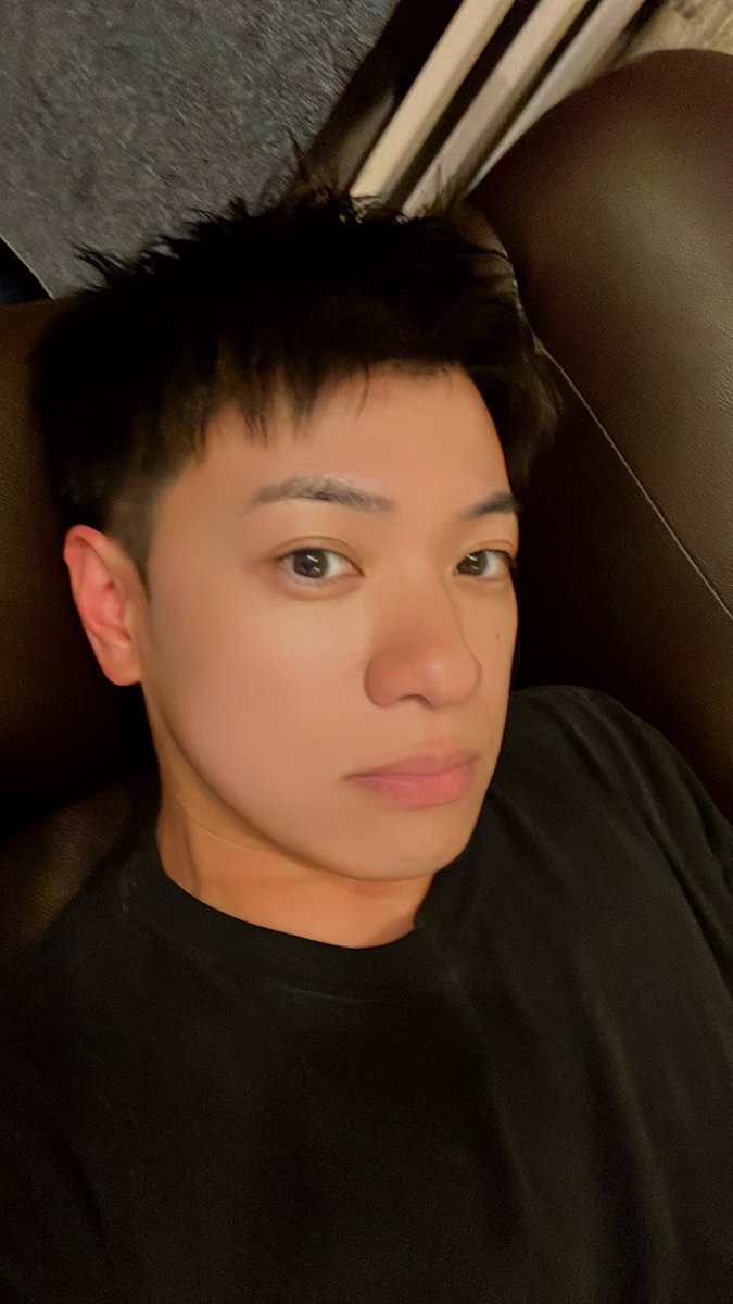 ブスがどーにか盛れる角度とエフェクトを駆使して撮れた微妙な自撮りです。
B専の方、ぜひフォローしてください😇