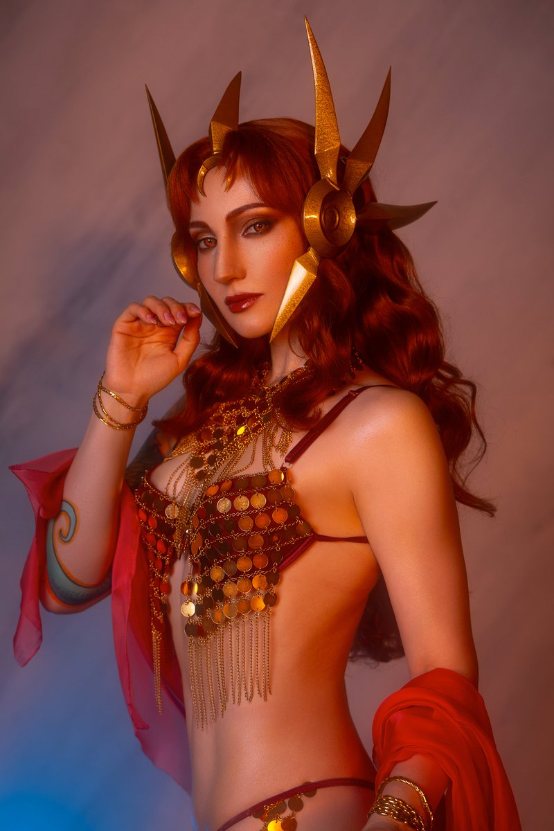 Don't stare directly at me for too long ☀️

Leona it the main reward of this month on my support platforms 🧡

(Slaanesh - additional set for two highest lvls)

Photo by <a href="/freim_48/">Синабон</a>

#leagueoflegends #leagueoflegendscosplay #LeoDia #Leonacosplay #LolLeona #cosplaymakeup