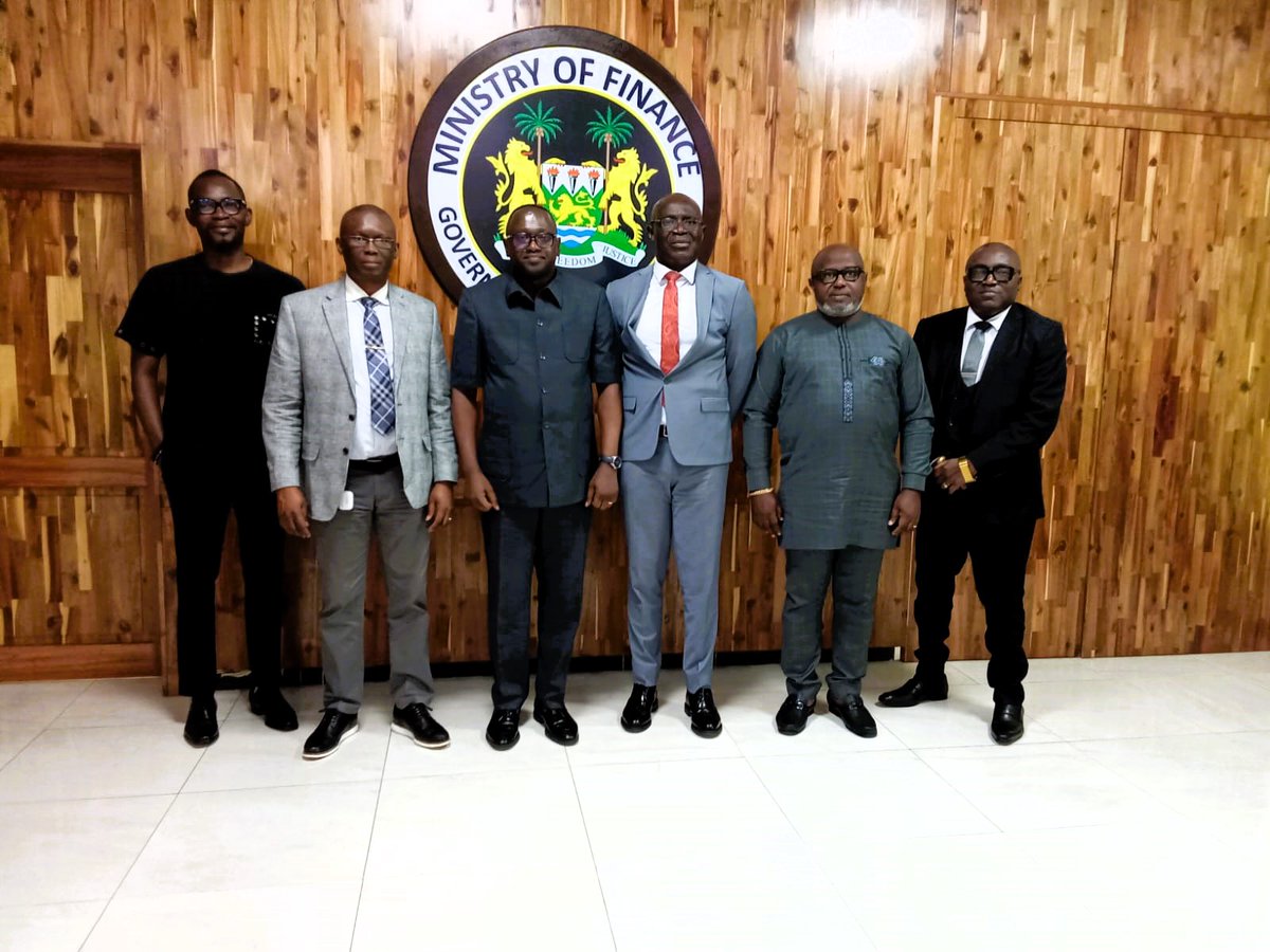 On June 12, 2025, the new DG of #WAMI, Dr. Abdulsalam Sikiru Abidemi, paid a courtesy call on Sierra Leone’s Finance Minister, Mr. Sheku A. F. Bangura. Key officials from both sides were in attendance. 🇸🇱🤝
#WestAfrica #EconomicIntegration #SierraLeone bit.ly/3FHZpRF