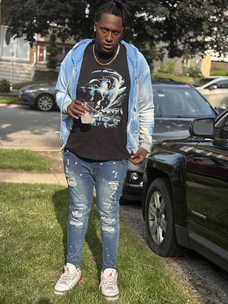 caleel meneweather (@mrexcuseme9) on Twitter photo 