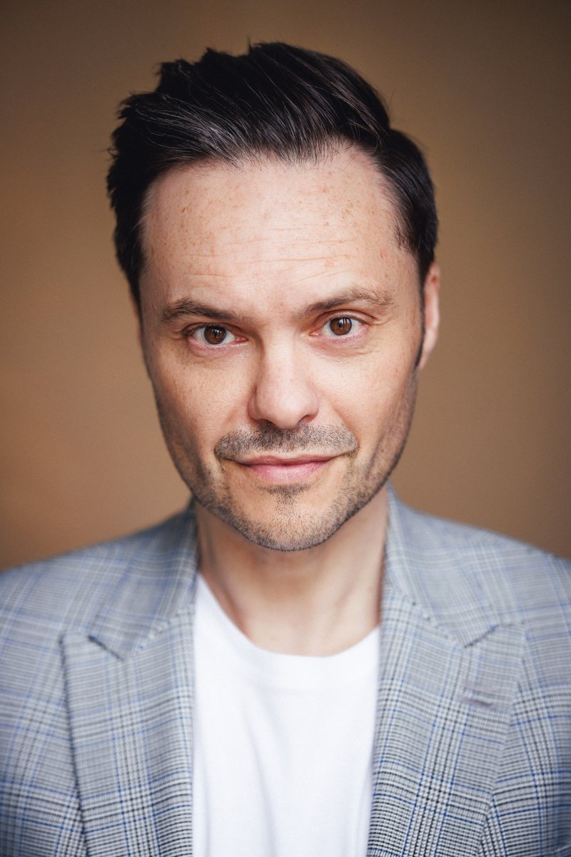 Meet our newest ambassador, Oliver Mason!🌟👋

<a href="/OliverMason1/">Oliver Mason</a>  is an actor and host of the Podcast 'School of Rock Bottom' which has a strong focus on addiction and recovery.

Oliver has been sober since 2015, working on the front line in both NHS and private treatment centres as