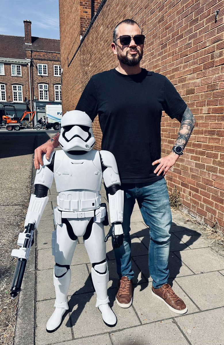 plantsbloke's tweet image. Meet Ron, or Ronnie until he gets to know you. Ron taught yoga for years and was, so he tells me, famous in Yarm for his tenderstem broccoli and capers stall in the market. Then one day whilst practicing “The Schuhplattler” he heard a voice calling out to him about the “dark…