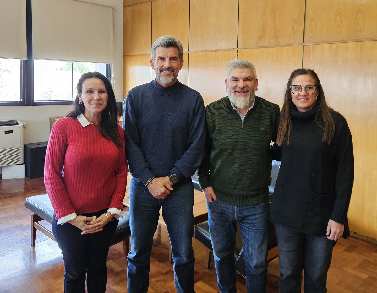 Junto a <a href="/UlpianoSuarez/">Ulpiano Suarez</a> presentamos "Peña de la Independencia", que se realizará el 13 de julio, a partir de las 12 hs, en la explanada de la Casa de Gobierno, celebrando el 9 de julio 🇦🇷
#CulturaMendoza