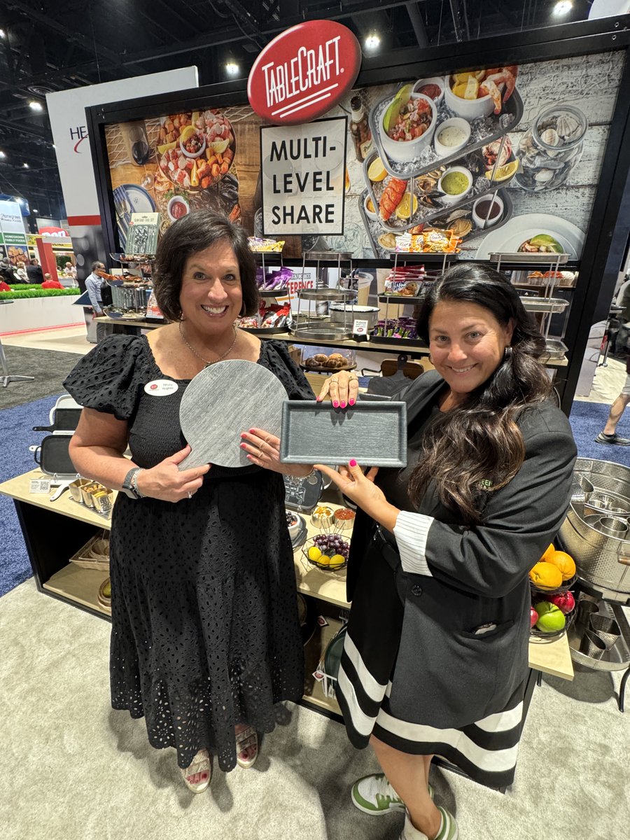 greenwald_sales's tweet image. These melamine serving pieces are so photogenic, we’re worried Tiffany and Melissa might get replaced. 📸 (Kidding... kinda.)

📩 DM us to check out @TableCraft_fs’s new Onyx &amp;amp; Smokehouse melamine line!

#NewProduct #TablecraftTuesdayTidbit #Tablecraft #weareMAFSI