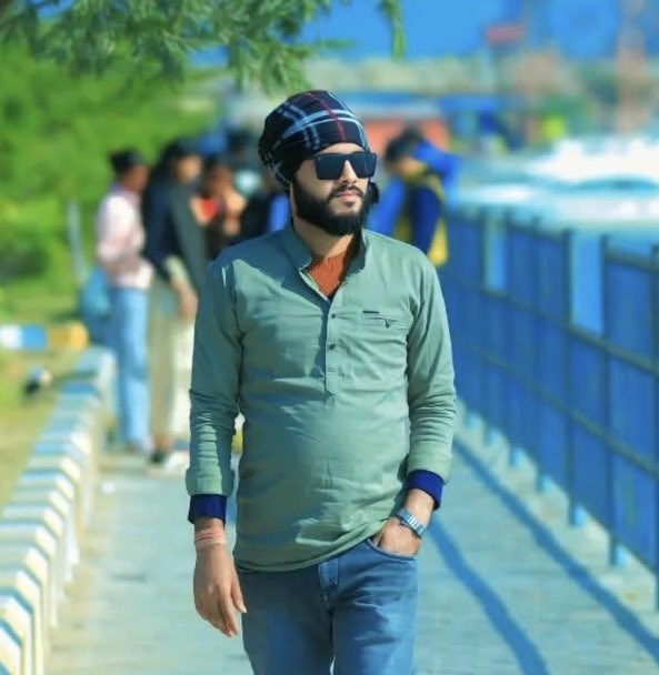 कुणाल सिंह राजपूत नाम है इसका ये खुले आम दंगा भड़काने की साज़िश कर रहा है बिहार पुलिस एकदम नकारा हो चुकी है और सरकार के बारे में तो कुछ कहना ही बेकार है सिर्फ़ और सिर्फ़ मुसलमानों को गाली दी जा रही है उन्हें और उनके मज़हब को ज़लील किया जा रहा है, Kunal Kumar मोतिहारी का रहने वाला