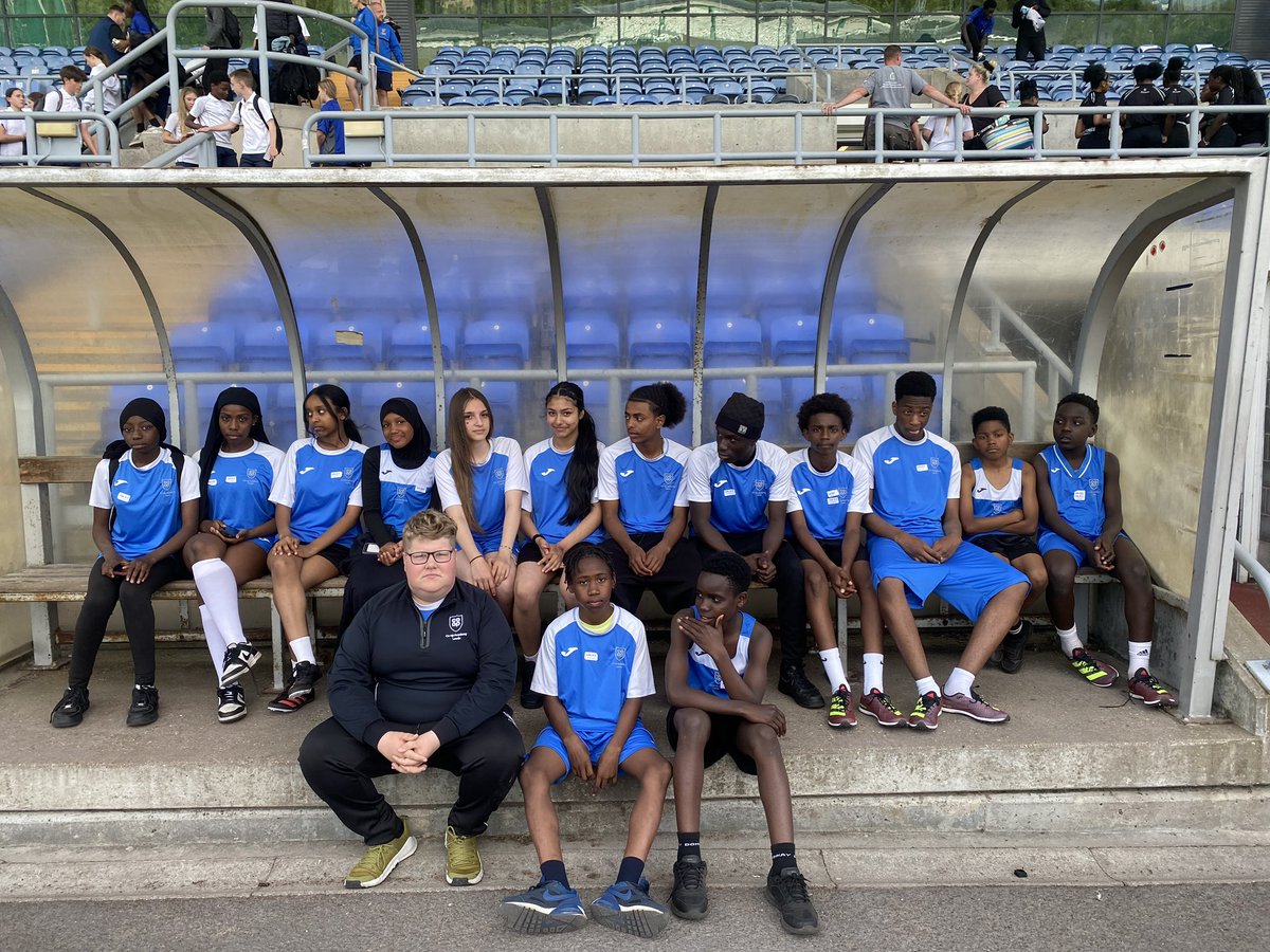 We are very proud of our students who represented the academy in the Leeds school athletics competition this evening. They all did brilliantly! 👏🏃🏾‍♂️🏃🏻‍♀️🏃