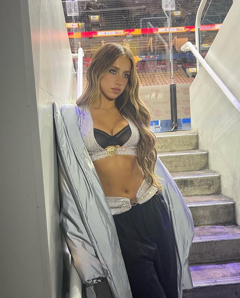 millie💋 tweet media
