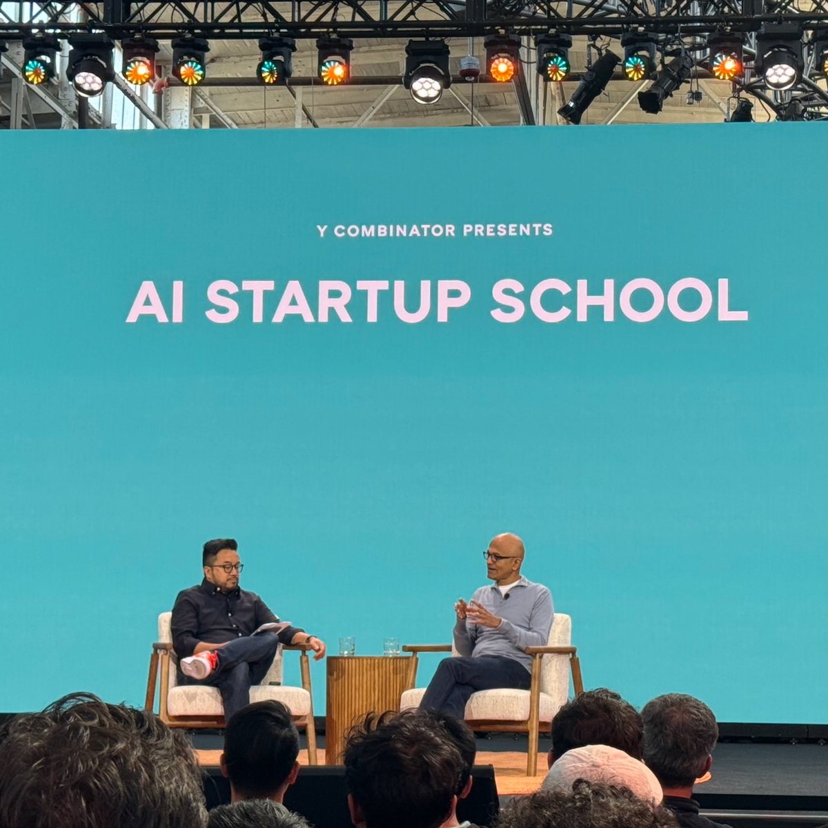 addyosmani's tweet image. .@satyanadella: The big question for AI builders - "Where does the model end and where does the product begin?"
Great conversation between @Microsoft CEO Satya and @ycombinator's @garrytan today at AI Start-up School. Here are my notes:
1. We're riding the fourth wave of…
