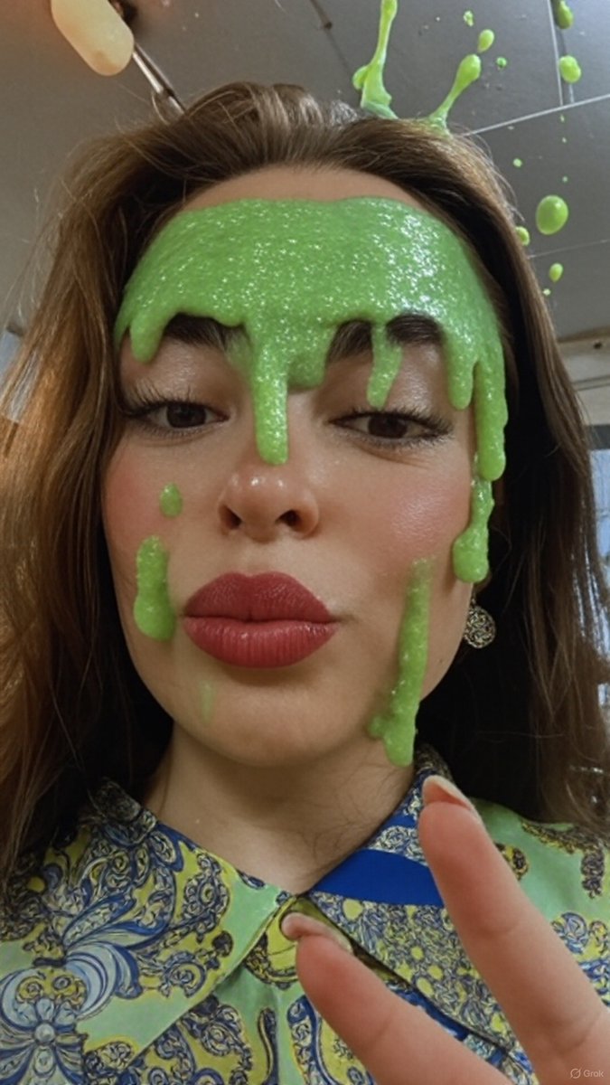 7StarSentinel's tweet image. 🚨BREAKING: @RachelMoiselle has just been SLIMED.

The Zionist influencer was STRUCK by an Iranian Kheibar missile filled with OOEY GOOEY GREEN SLIME   earlier today.

More on this as it develops.
