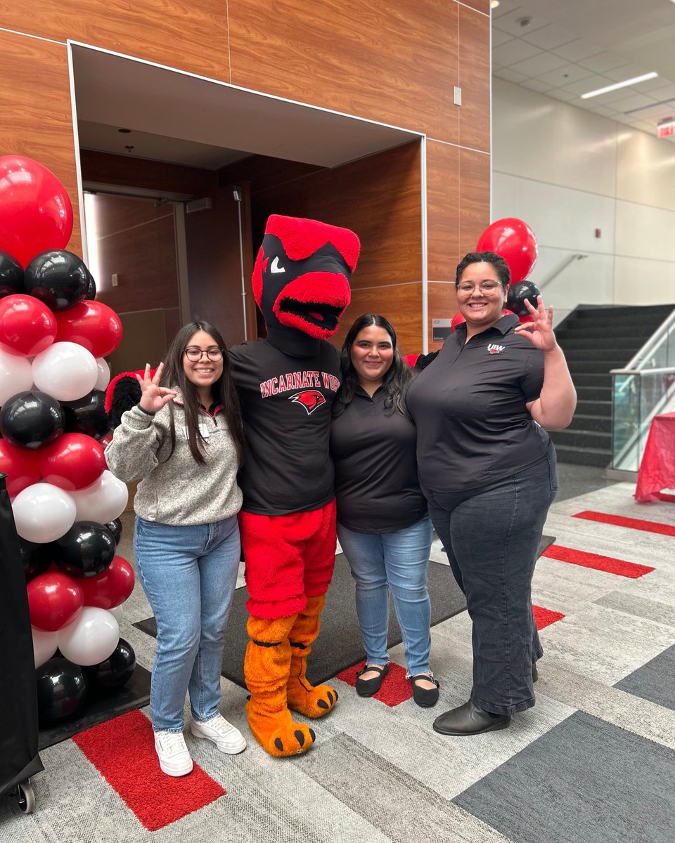 uiwcardinals's tweet image. Shoutout to our ultimate hype hero, Red! Thanks for always bringing the energy, the smiles and the Cardinal pride. Happy National Mascot Day! 🏆
#GoCardinals #UIW #YourJourneyOurMission #NationalMascotDay
