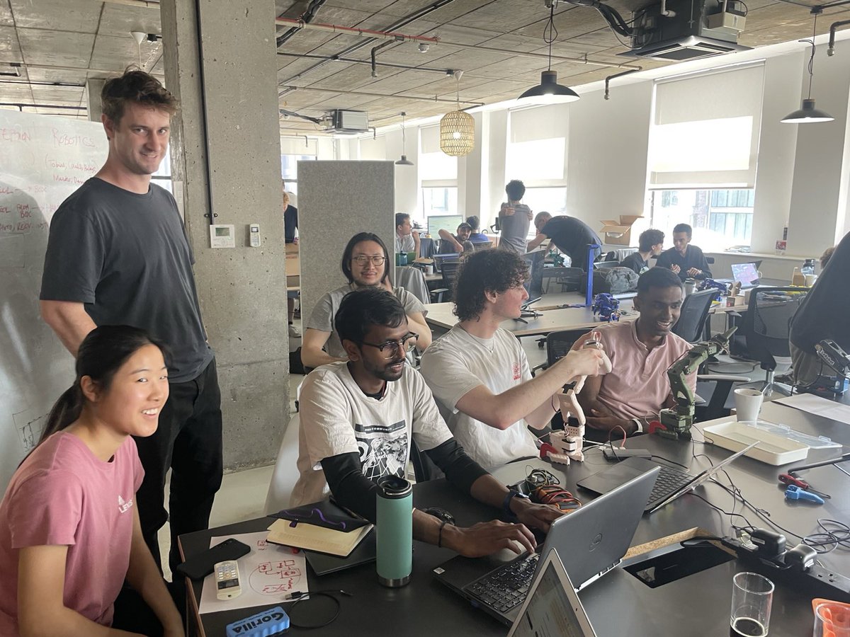 sotalikesfuture's tweet image. This past weekend, SoTA held the Embodied Intelligence Hackathon in London. We had dozens of teams competing for both our local prizes and @Huggingface's global @LeRobot challenges.
SoTA's champions were:
Overall prize (£1,000): Calum & James, for their low-cost lab…