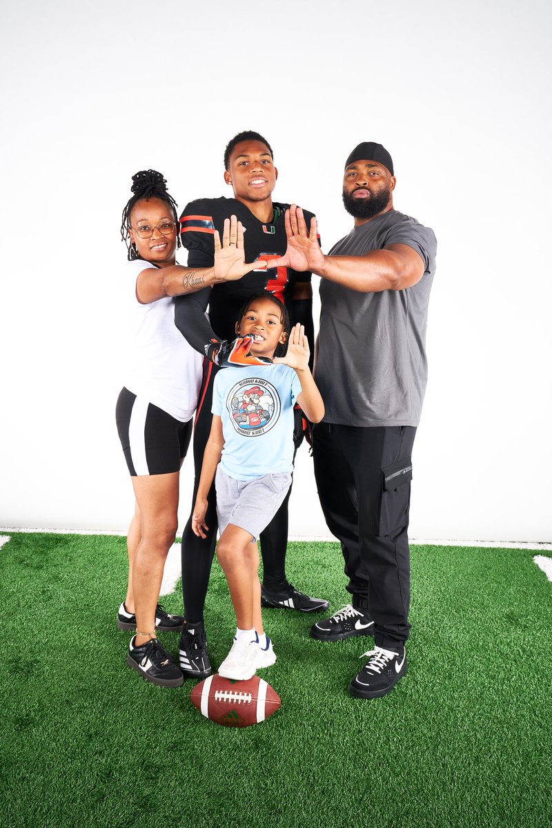 Kosci Barnes (@koscibarnes) on Twitter photo Had a great official visit at university of Miami <a href="/CoachRice17/">Rice</a> <a href="/Matthew_Suero/">Matthew Suero</a>
<a href="/coach_cristobal/">Mario Cristobal</a> <a href="/jmrigsbee/">Coach Rigs</a> <a href="/Coach_CJBailey/">CJ Bailey</a> Had a great official visit at university of Miami <a href="/CoachRice17/">Rice</a> <a href="/Matthew_Suero/">Matthew Suero</a>
<a href="/coach_cristobal/">Mario Cristobal</a> <a href="/jmrigsbee/">Coach Rigs</a> <a href="/Coach_CJBailey/">CJ Bailey</a>
