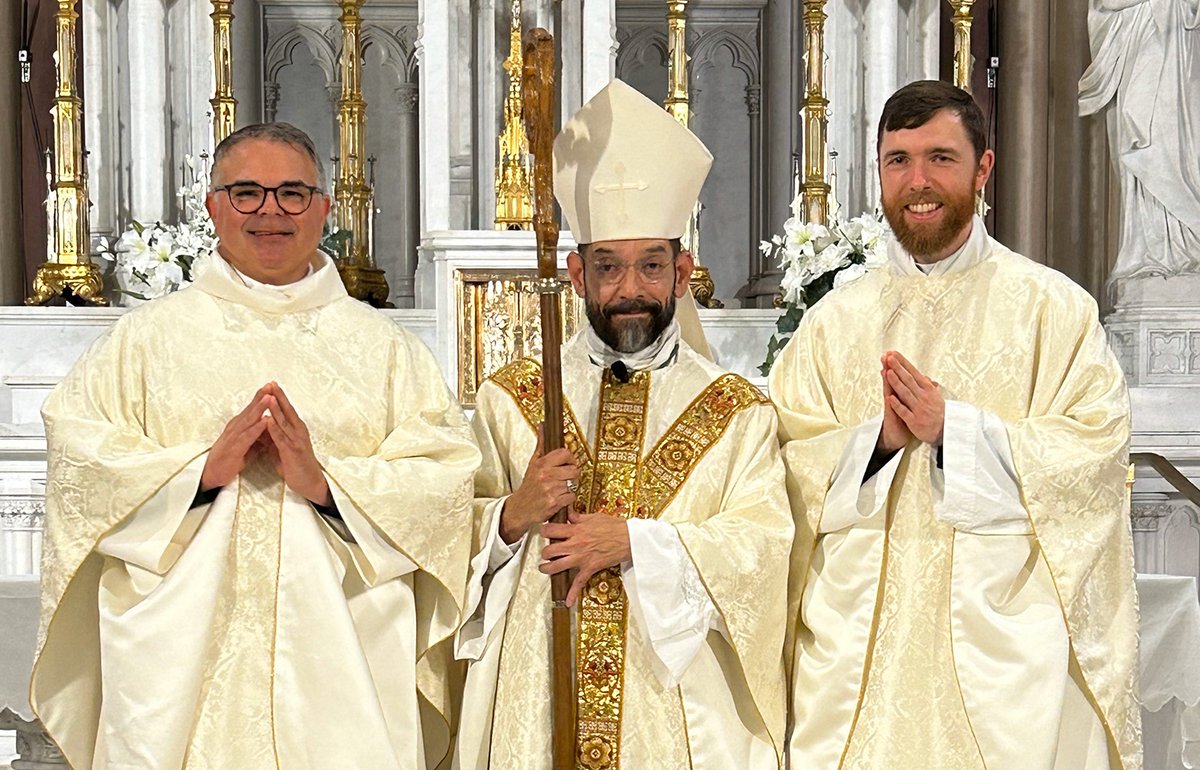 Jesuit News (@jesuitnews) on Twitter photo Congratulations to Fr. Orlando Portalatin, SJ, and Fr. William Manaker, SJ, of <a href="/JesuitsUCS/">Jesuits USA Central and Southern</a>, who were ordained priests on June 14 by the Most Reverend Daniel Flores, Bishop of Brownsville, Texas.
➡️ jesuits.org/ordination Congratulations to Fr. Orlando Portalatin, SJ, and Fr. William Manaker, SJ, of <a href="/JesuitsUCS/">Jesuits USA Central and Southern</a>, who were ordained priests on June 14 by the Most Reverend Daniel Flores, Bishop of Brownsville, Texas.
➡️ jesuits.org/ordination