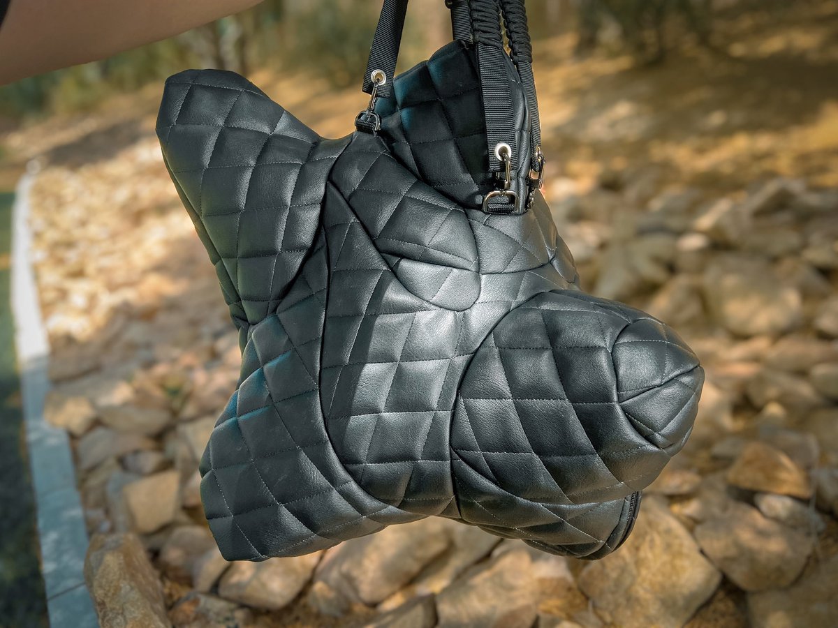 Another protective Fursuit Head Bag for <a href="/Montymaws/">Monty</a> !🤎

Created and designed by <a href="/ItsAllBark/">All Bark No Bite!</a>🧵🪡

Thanks for working with me :3