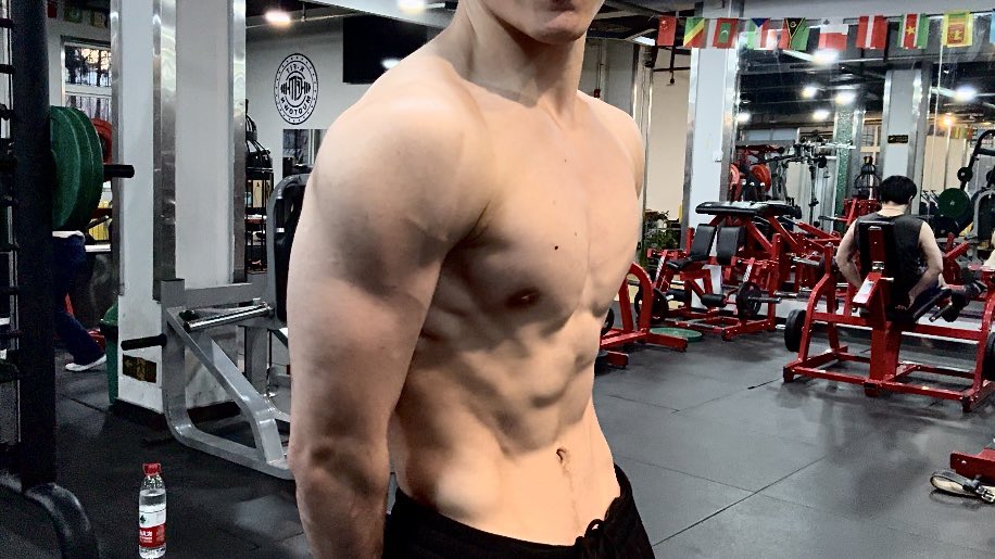 DER1CKX (@loveonlyopiyl) on Twitter photo 