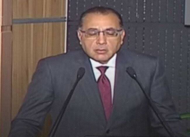 #مصر_للمصريين_مش_تكية 
#ترحيل_جميع_اللاجئين_مطلب_شعبي
للمرة الثانية تصر الحكومة على ازدراء المصريين وتعيد قانون الايجارات القديمة لمجلس النواب بتعديل وحيد وهو زيادة الفترة الانتقالية للسكنى الى ٧ سنوات رغم ان المجلس اعاد القانون للحكومة لعدم دستوريتة .. لاتستخفوا بالمستأجرين