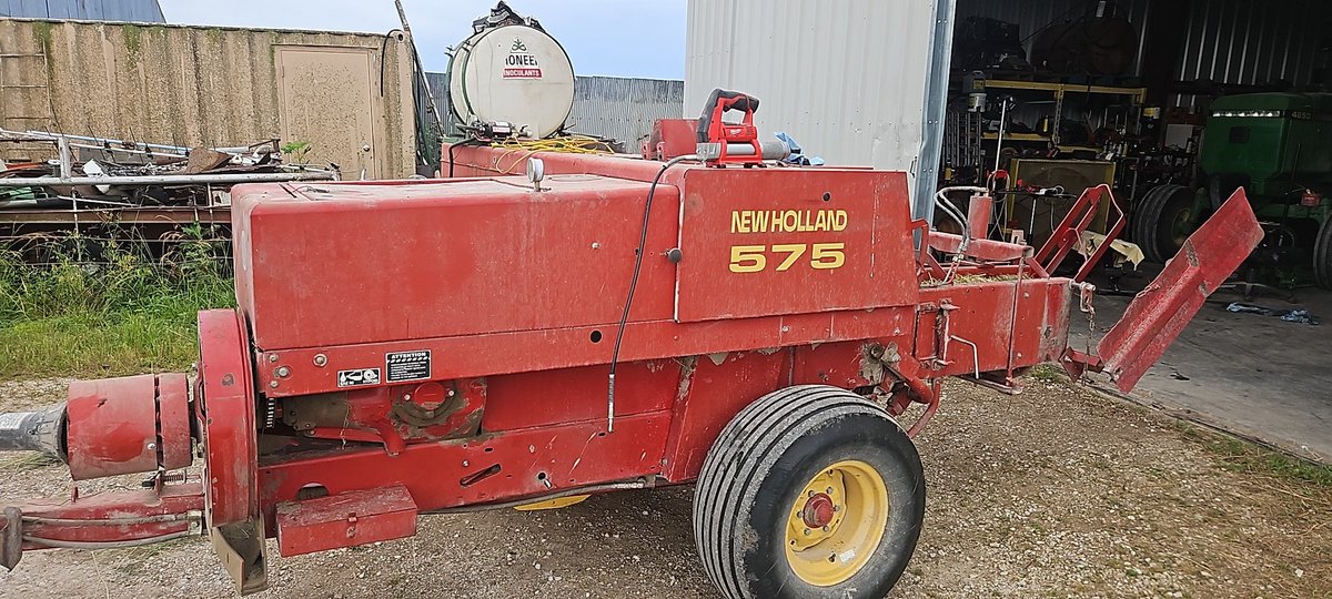 I wonder how many times, in my life I have greased a square baler. Back in the day, we did 25k squares a year. Not even close to that today...thank God.