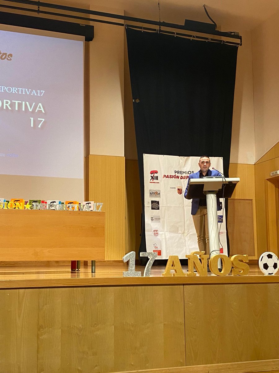 ¡Arranca la gala con nuestro compañero Damián Bravo, a los mandos de la misma!

#PasiónDeportiva17