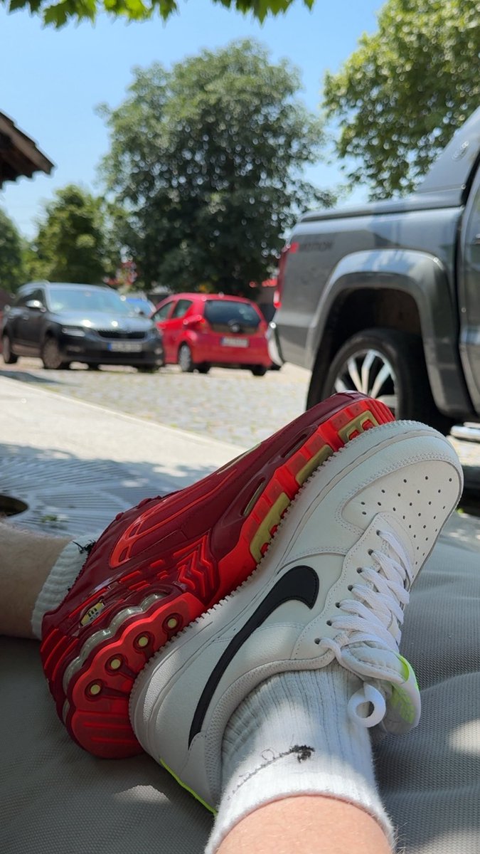 funkykink_98 tweet media