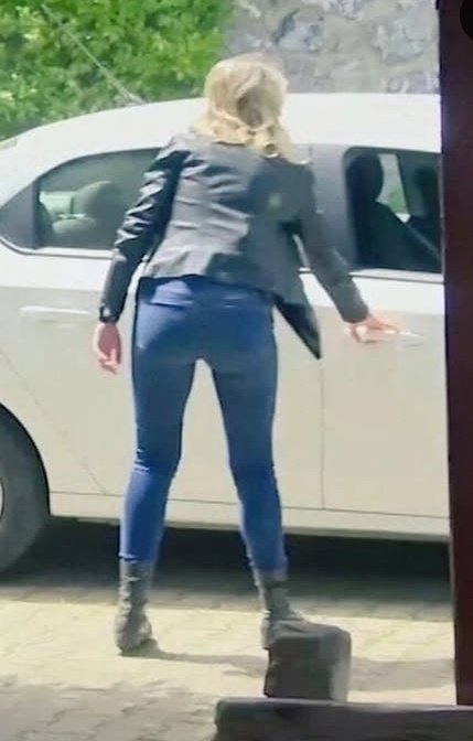Leonard_Seksi's tweet photo. Oya okar
Götünü durmadan yalarım koklarım
Saçıdan tutarım arabaya domaltır
O seksi 
Götünü şap şap sikerim oyamm🥵🥵 https://t.co/deyHdsruL4