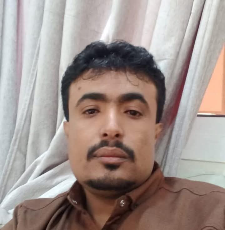 #مأرب اليمنية
قطع طريق وقتل عابر سبيل ونهب وإحراق ممتلكات المواطنين نفذتها قبائل مأرب، ولم نرى منشورا" لاي اعلامي من مأرب او ادانه من القبائل أو السلطه المحليه في مأرب
👇
الشهيد حسين عوض الهرش الخليفي الذي قتل فجر اليوم على يد قاطعين طريق في منطقة الثنية بمأرب
رحمة الله عليه