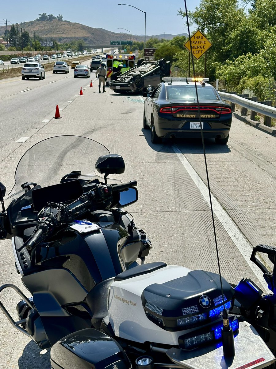 ⚠️ROLLOVER CRASH⚠️blocking lanes of SR-118 EB at Collins Dr in <a href="/CityofMoorpark/">City of Moorpark</a> . Two vehicles were involved and the driver of the OT van and her two young children were trapped for a short time. Thankfully only minor injuries and the kiddos are just fine! <a href="/vcstar/">Ventura County Star</a> <a href="/MoorparkAcorn/">Moorpark Acorn</a>