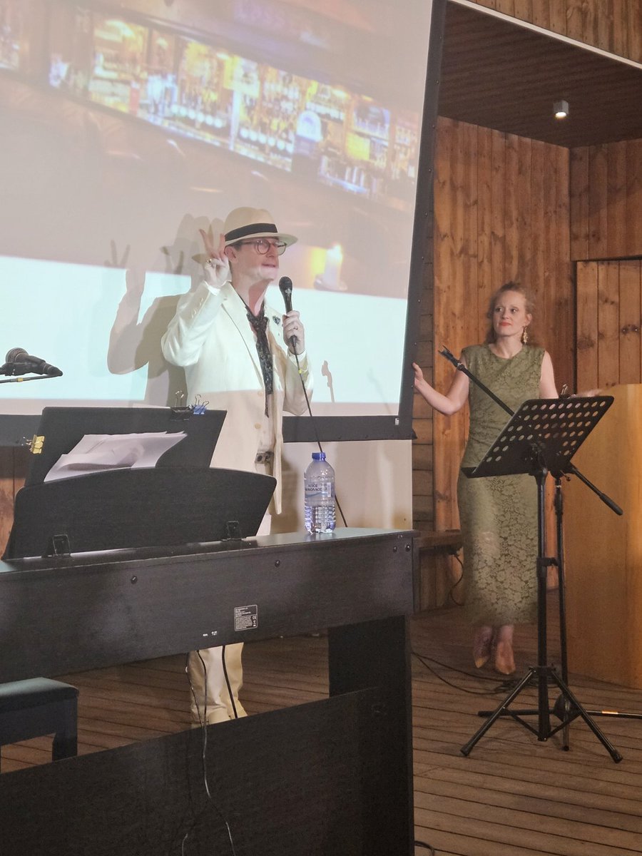 Μια μαγευτική βραδιά με δυο ταλαντούχους καλλιτέχνες τον Morgan Crowley και την Νιόβη Χαραλάμπους αποτέλεσε το 4ο Φεστιβάλ Bloomsday αφιερωμένο στον James Joyce. Το Πολιτιστικό Ίδρυμα Τσαβλίρη συγχαίρει θερμά τις διοργανώτριες Λίλη Μιχαηλίδου και Νόρα Χατζησωτηρίου (ΙΔΕΟΓΡΑΜΜΑ)Τ