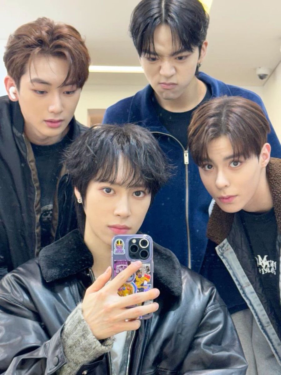 tofuyuya's tweet image. everyone who has haoxin in their lineup is obligated to stan nouera bc their bffs are literally in that group