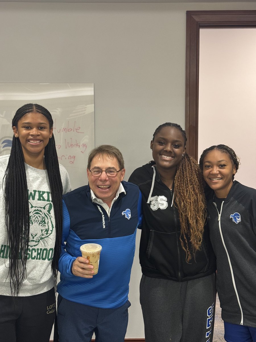 What a wonderful group we have here at ⁦<a href="/SHUWBB/">Seton Hall Women’s Basketball</a>⁩ !! They saw i didn't have my ⁦<a href="/dunkindonuts/">Dunkin'</a>⁩ coffee today and went to find one in town for me !! The best!!!!💛 Thank you!!!