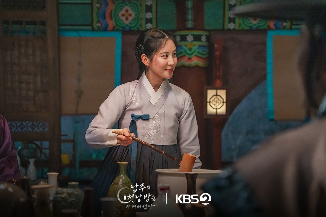 kdramanews12's tweet photo. Seohyun Struggles To Outwit Taecyeon’s Fierce Pursuit In “The First Night With The Duke” #TheFirstNightWithTheDuke #thefirstnightwiththedukeep2 #thefirstnightwiththedukeep3 #TAECYEON
Click To Watch: https://t.co/sx9KuVIWYe https://t.co/yecPmw58sn