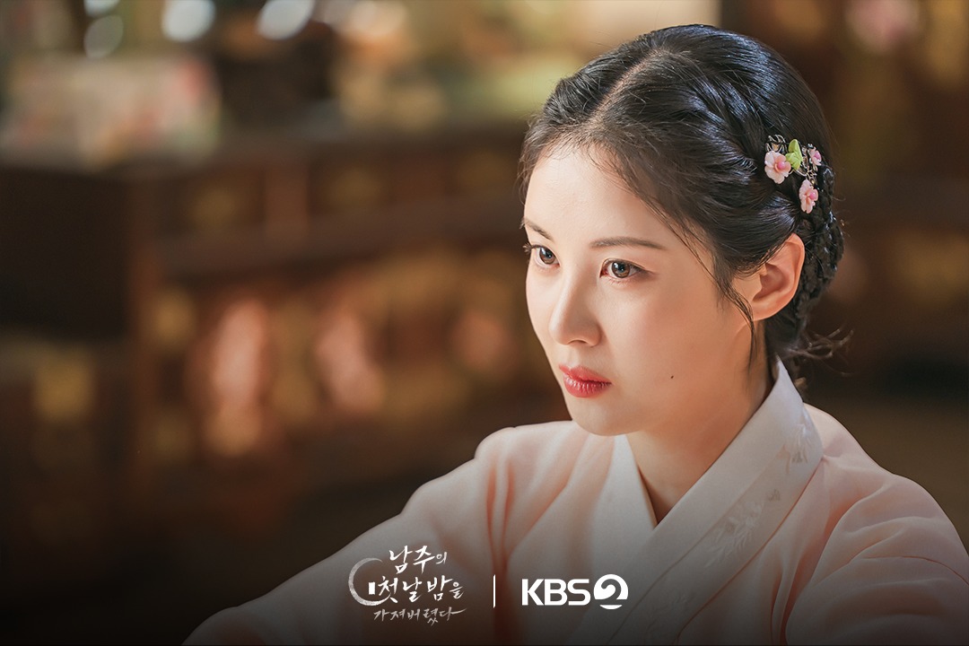 kdramanews12's tweet photo. Seohyun Struggles To Outwit Taecyeon’s Fierce Pursuit In “The First Night With The Duke” #TheFirstNightWithTheDuke #thefirstnightwiththedukeep2 #thefirstnightwiththedukeep3 #TAECYEON
Click To Watch: https://t.co/sx9KuVIWYe https://t.co/yecPmw58sn