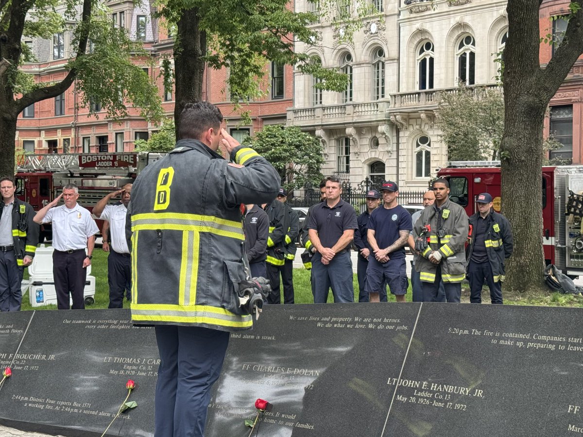Boston Fire Dept. tweet media