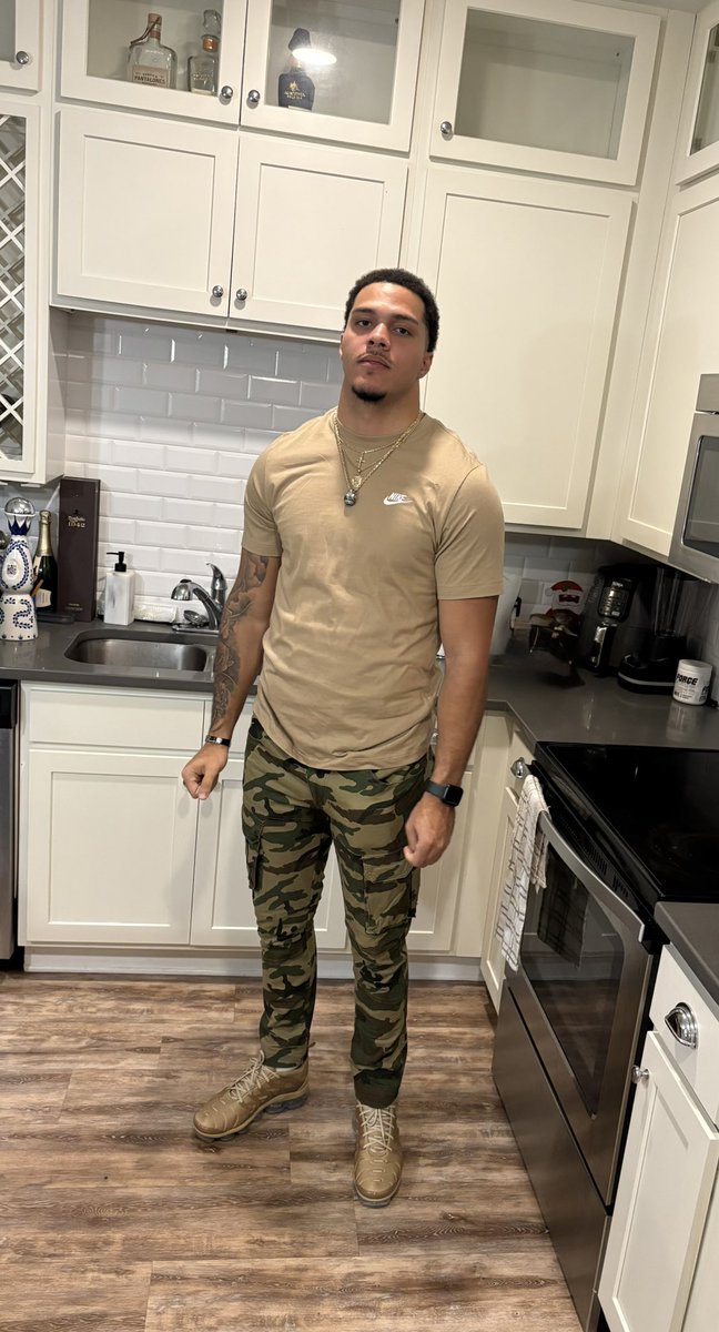 DWebster31's tweet photo. How tf you hating on me, like God ain’t give me this 🦅 https://t.co/ghozUWbLIk