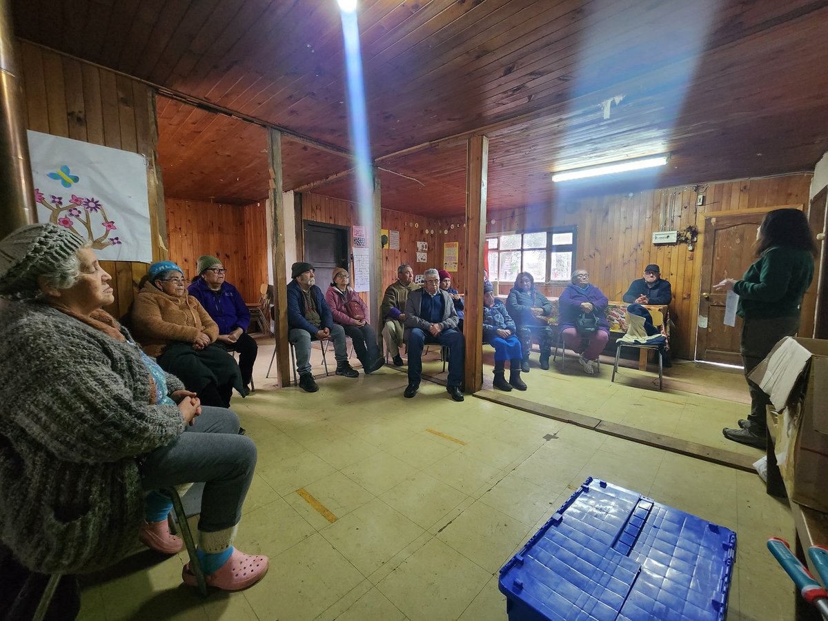 CONAF Los Lagos (@conaf_loslagos) on Twitter photo Con éxito se desarrolló una charla practica en terreno con la Agrupación de Adultos Mayores Kashillahue de San Juan de la Costa de prevención de incendios forestales,con profesionales del Equipo de prevención de incendios de Conaf provincia de Osorno <a href="/conaf_minagri/">CONAF - Corporación Nacional Forestal</a> Con éxito se desarrolló una charla practica en terreno con la Agrupación de Adultos Mayores Kashillahue de San Juan de la Costa de prevención de incendios forestales,con profesionales del Equipo de prevención de incendios de Conaf provincia de Osorno <a href="/conaf_minagri/">CONAF - Corporación Nacional Forestal</a>