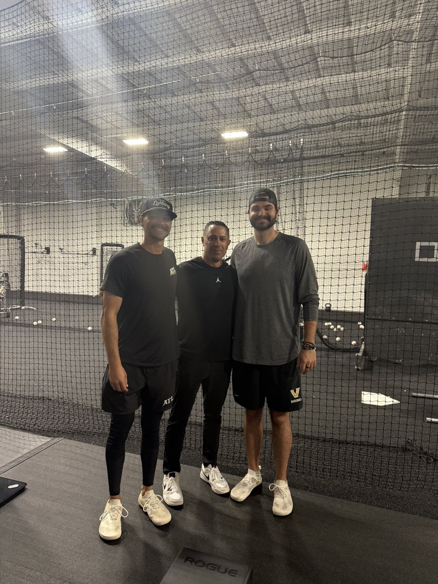 Low quality photo, high quality coaching.