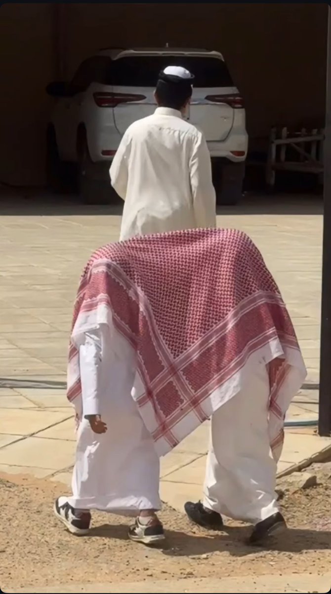 _qqa7's tweet image. أخوي عزي مسندي لانشف ريق
حزنه عزاي وفرحته يوم عيدي